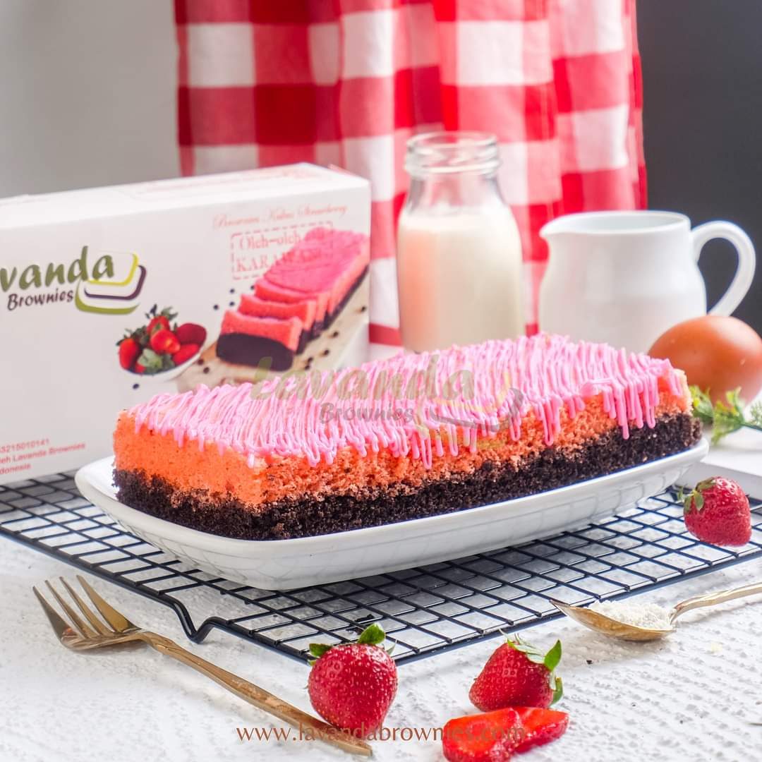brownies cokelat-strawberry